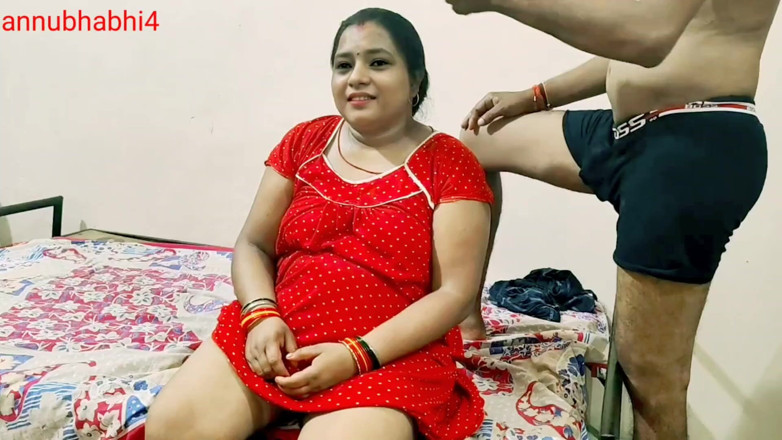 Annubhabhi4: Une bhabhi desi se fait baiser par son voisin