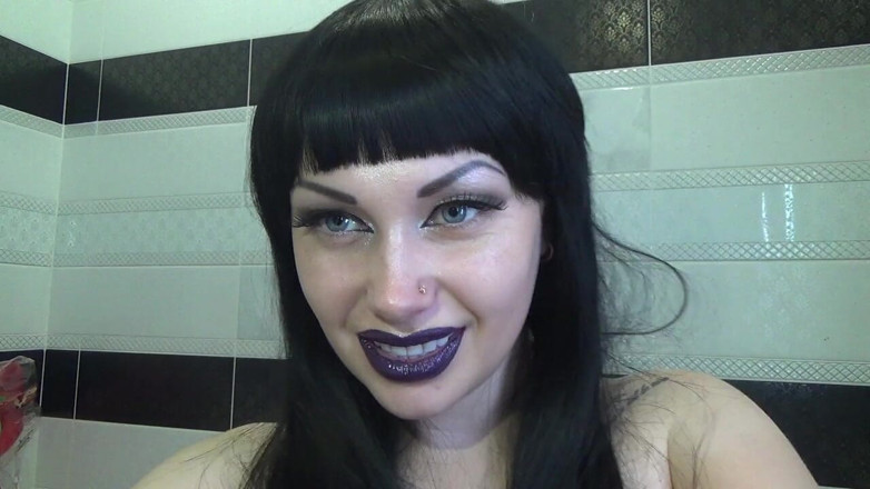 Goddess Misha Goldy: Purple glossy lips! Kissing and duck face fetishes!!