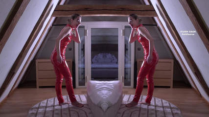 Faith Eros: Scratchy kombinézu