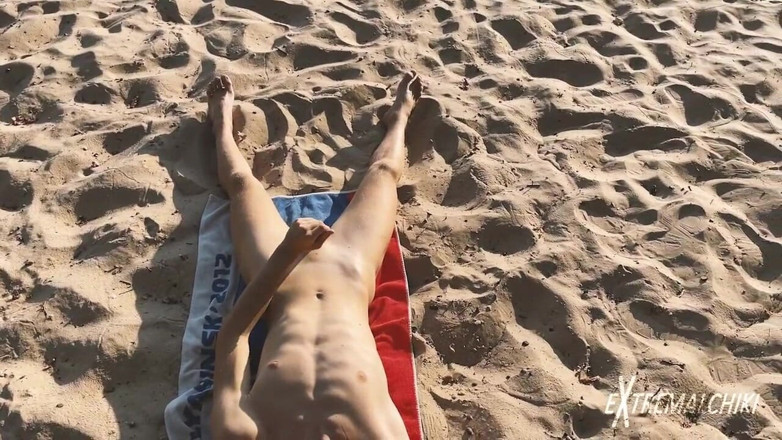 Extremalchiki: Sunset beach masturbation