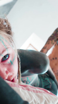 Dreadhead pornstar anal jedzie ogromny kutas