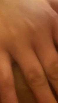 Vedere de aproape, masturbându-mă cu vibratorul meu foarte drăguț