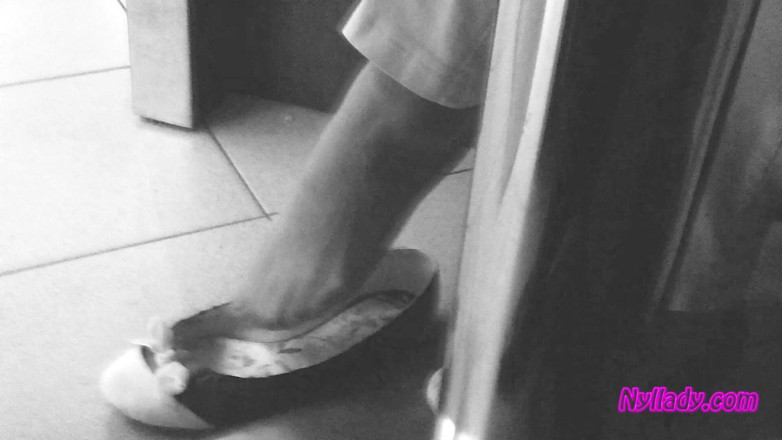 Nyllady: Nyllady a penzoloni in una pizzeria