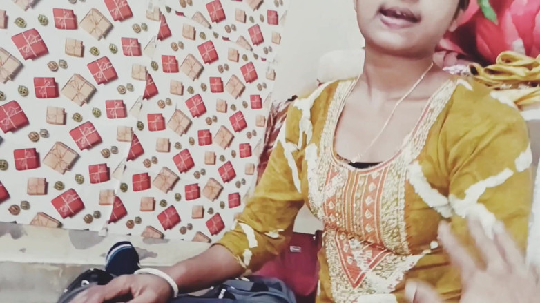 LateralChain349: Séance 26. Une femme desi fait une branlette et taille une...