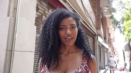 German Scout: German scout - magra ma grandi tette naturali la latina ebano...