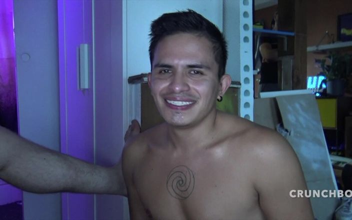 Sex with companion boy: Latino twink zerżnięta na surowo przez prosty Vlac Astle