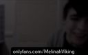 Melinah Viking: Plat自拍