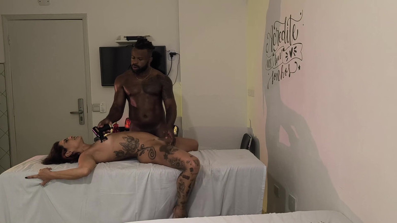 Nurseblack: 温柔的戴绿帽子带妻子与黑人天赋异禀的密宗按摩 第六部分