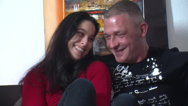 Swinger Friends Germany: Une douce jeune Turque devant la caméra pour la première...