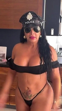 Policie s Gali Diva