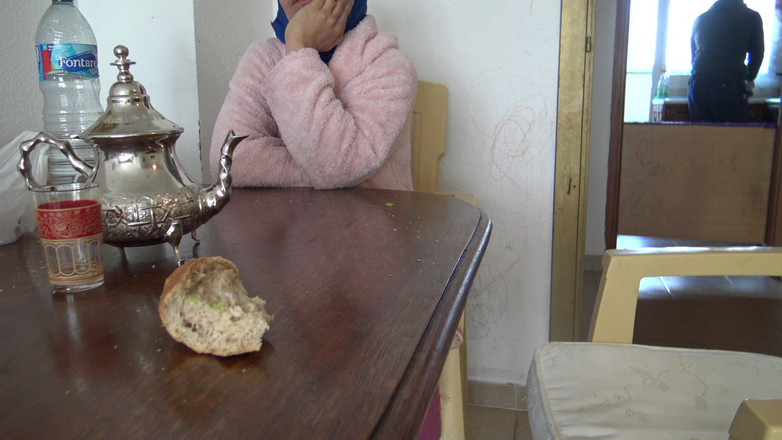 Souzan Halabi: Arabská arabská dívka z Tunisu v Tunisku