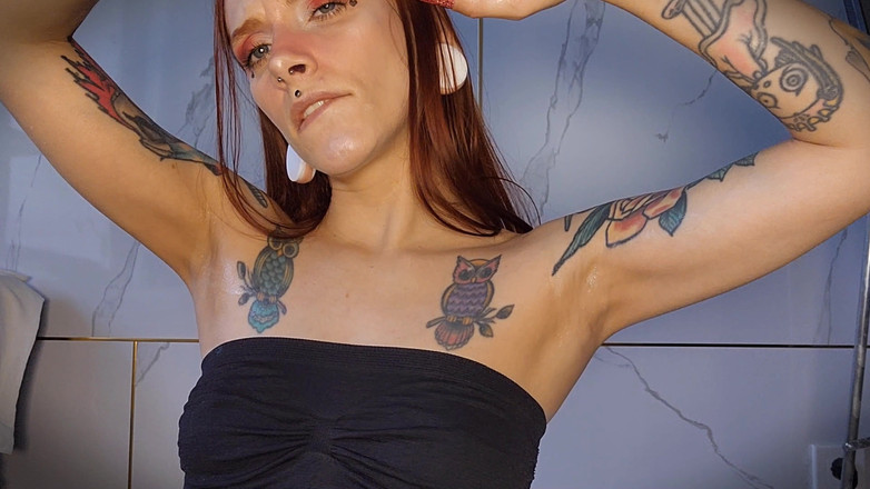 TattoedGirl666: Nasse Achselhöhlen