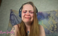 Alison Sparks: Velmi ošklivé a zoufalé vzlykání po dlouhém dni