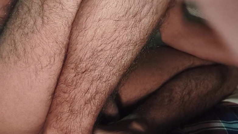 Ahpanal: Pantat gay kembar ternganga dengan dildo buatan tangan
