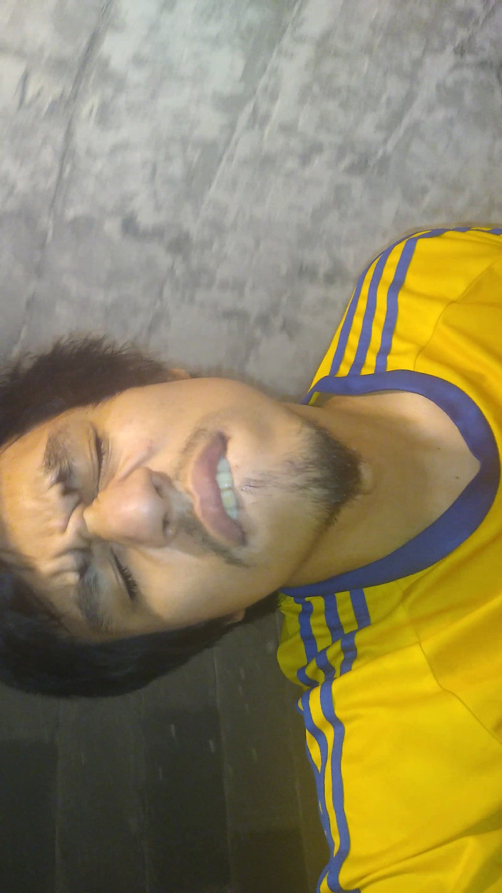 AlexAlejandro13: 一个惊人的鸡巴，在我的尖端上刺得非常丰富，因为它变得很大