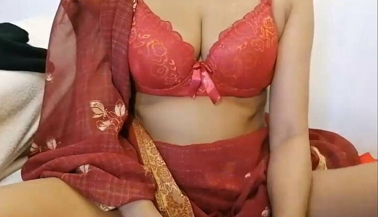 Miya White: Il culo della cameriera indiano viene sborrata nel culo con...