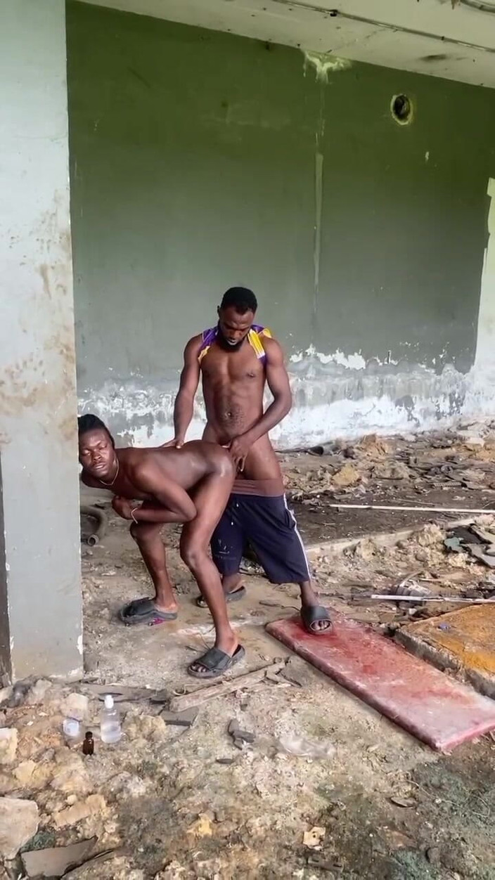 Sweetass132: Frecher College-student Lebt Fantasie Aus, Um Fremden Im Freien Zu...