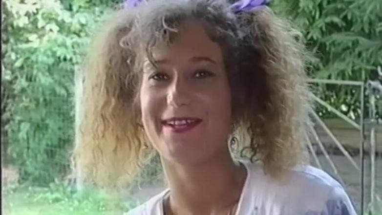 VHS-Vixxxen: Er Zeigt Seiner Stiefschwester Wo Der Hammer Hängt