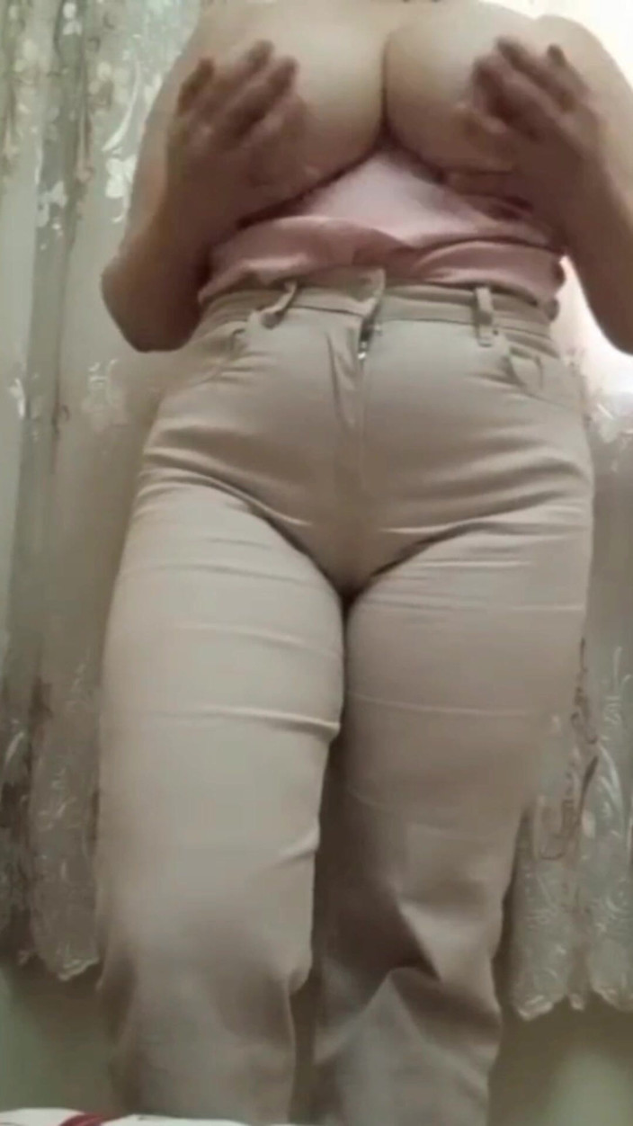 Fatitom: 他告诉我他们打了我，我的乳房想要我控制我