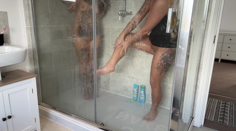 Yourfavecumslut: Kissa desperation med My House Mate