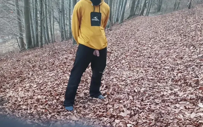 kickerscooter: Real Male Amateur Outdoor Masturbation