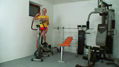 School Reunion: Remaja comel mencuba zakar rakan atuknya