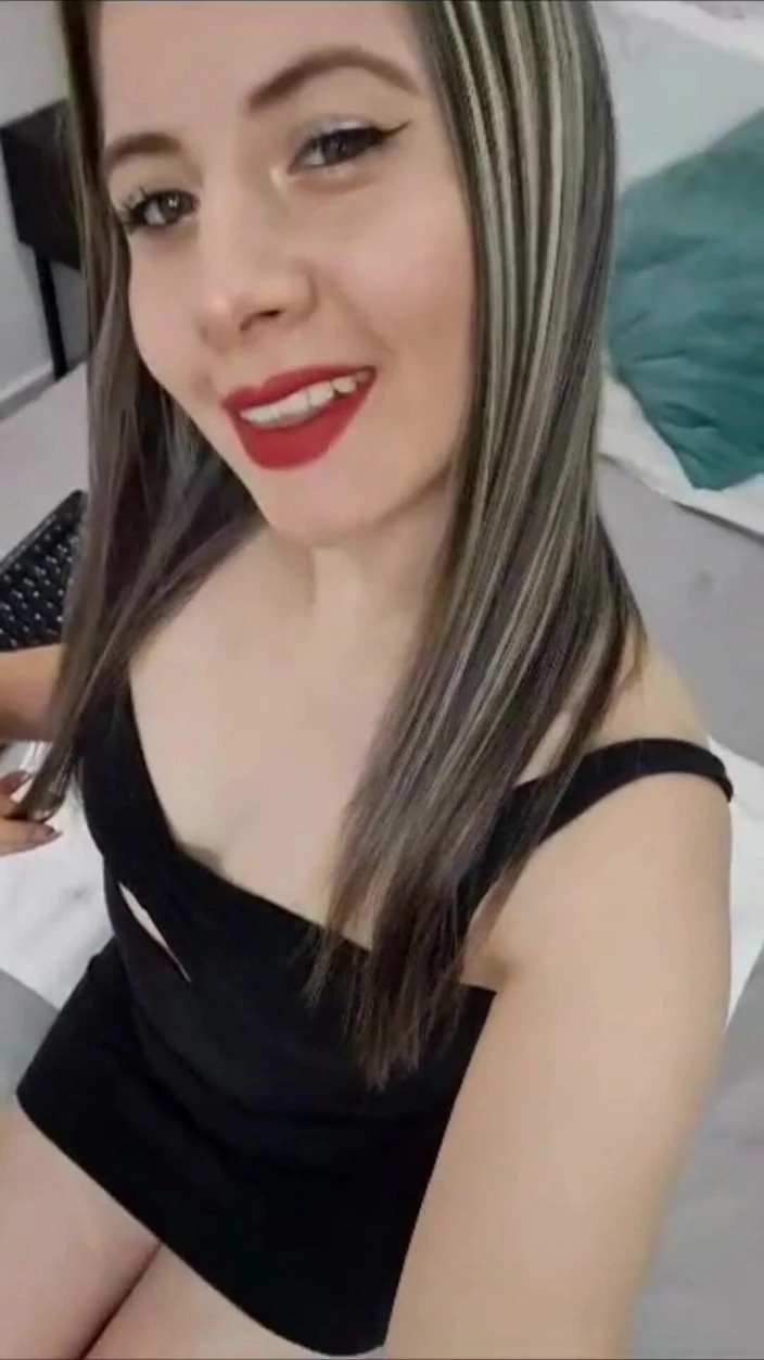 Bella Madison: Spettacolo in webcam di una sexy modella