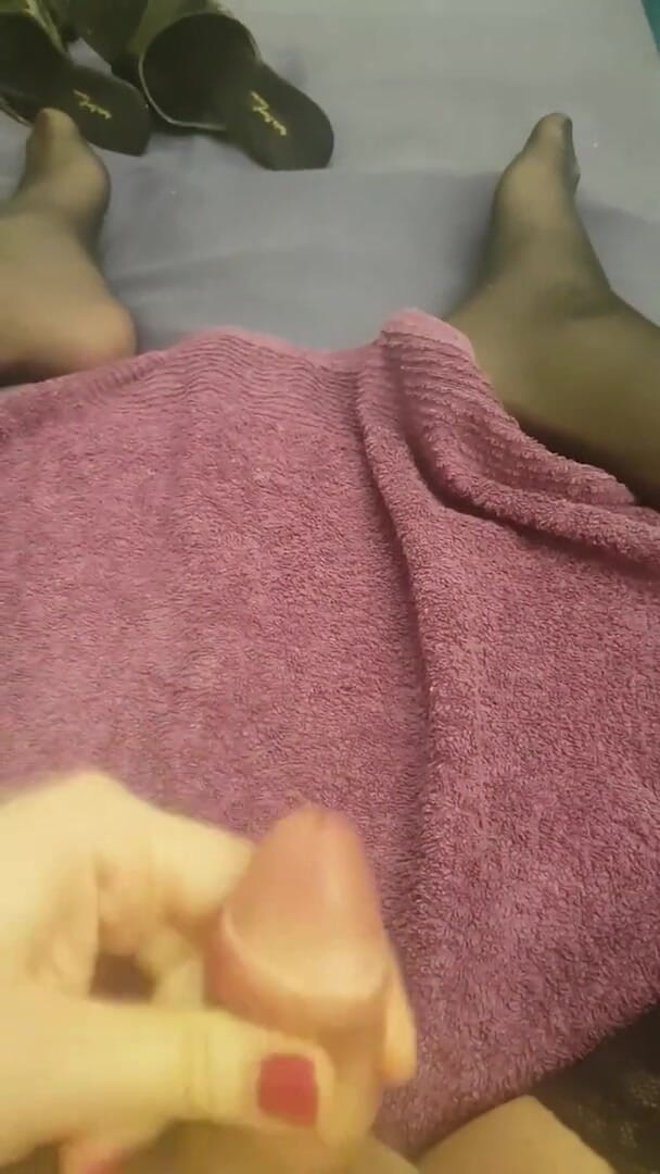 TrannySexyFeet: Wytrysk na seksownych tranny stóp vol 1 - 25 min