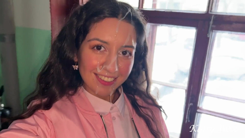 Katty West: Üniversiteli kız üvey erkek kardeşiyle sikişiyor, yüzüne boşaltıyor ve yüzünü yıkamadan...