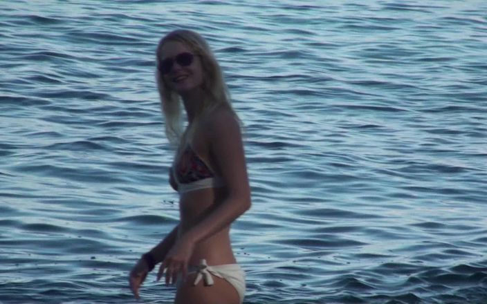 Blondehexe: Камшот на обличчя am strand