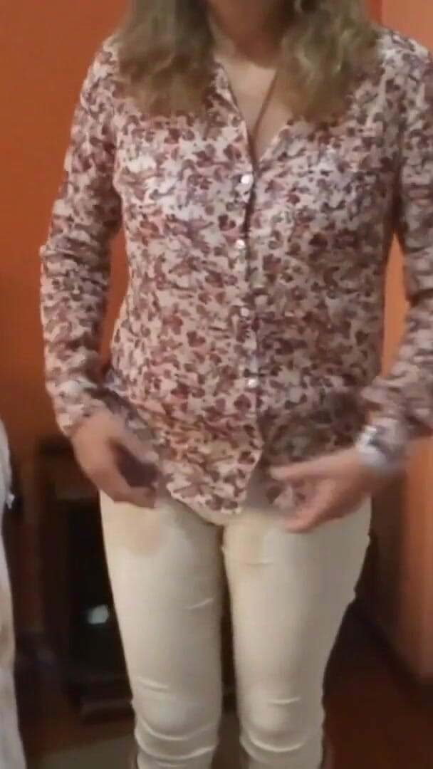 My wife loves to see how hard cocks get while she shows off (Ardientes 69) My wife loves to see how hard cocks get while she shows off (Ardientes 69)
