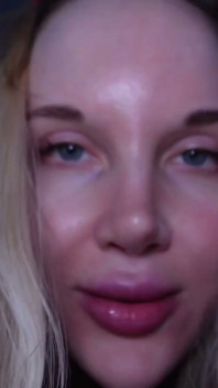 Futanari - nova namorada tem um pau futa em primeiro plano - Sofie Skye