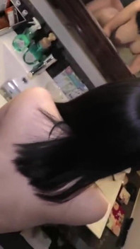 Cewek cantik dengan tubuh aduhai ini dicrot di dalam setelah dientot habis-habisan sampai dicrot di dalam
