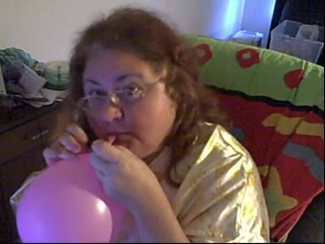 BBW nurse Vicki adventures with friends: Cam show of me playing with some balloons