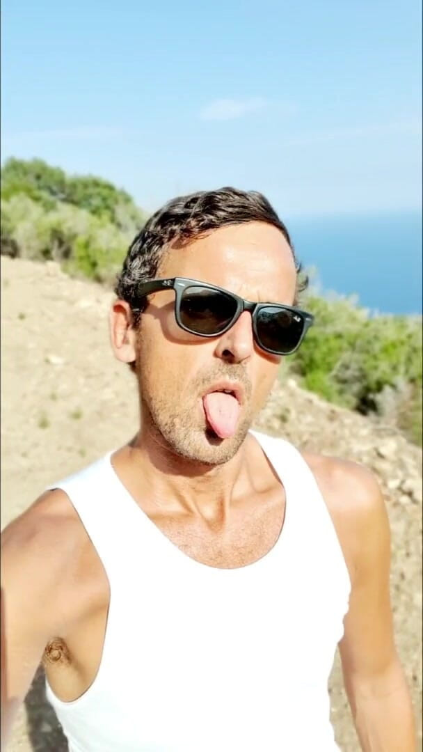 Slutboyben: Slutboyben cam4 pisse en public en vacances