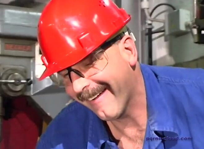 Porno Cloud: Workers pissing party