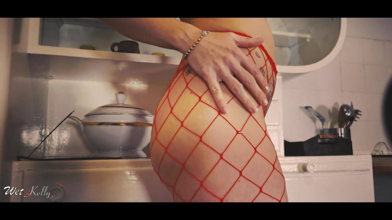 Wet Kelly: Une MILF Blonde Aux Gros Seins Vous Offre Un Refus...