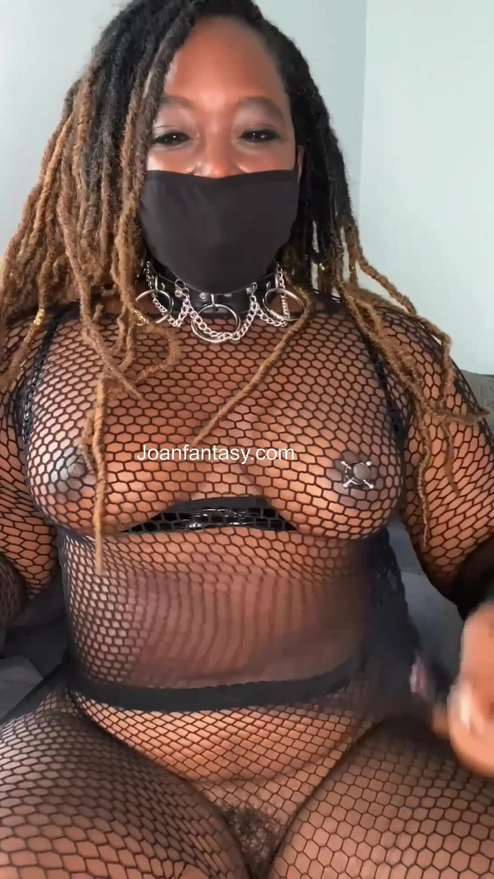 Joanfantasy: Joanfantasy chơi solo trong bộ đồ lót màu đen