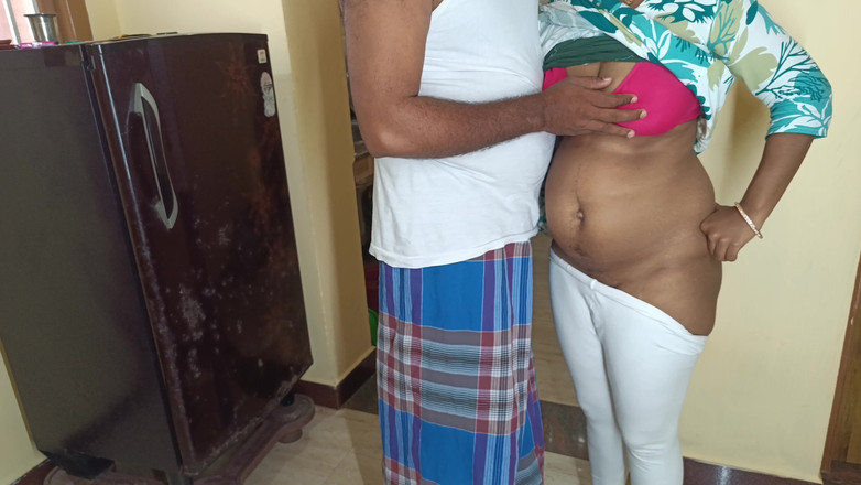 Laxi ammu: Üniversite öğrencisi