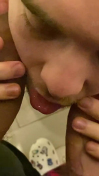 두 의붓여동체와 섹스하는 핫한 쓰리섬 파티, 더블 오럴