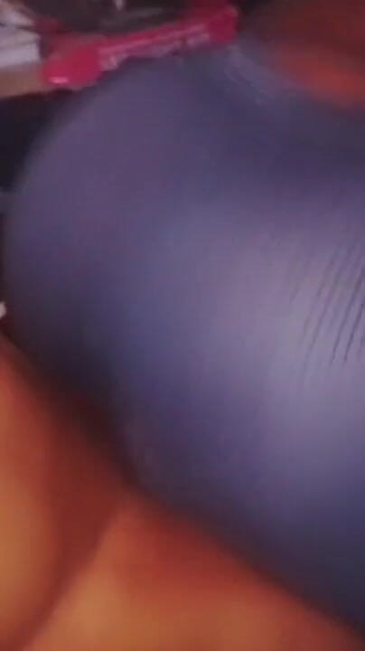Honey hole: Badcock adore la chatte crémeuse