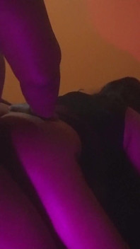 Curvă asiatică sexy Hope care are parte de lovituri pe la spate