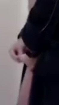 La babysitter beccata a masturbarsi sulla nannycam