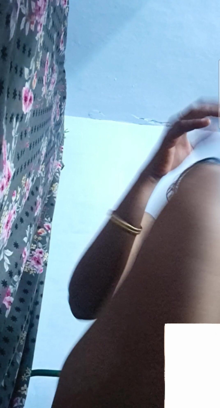 Jayaselvi: Perkhidmatan Panggilan Video Dalam Merah Makcik Tamil