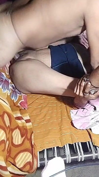Tatie desi s’amuse beaucoup en baisant et part
