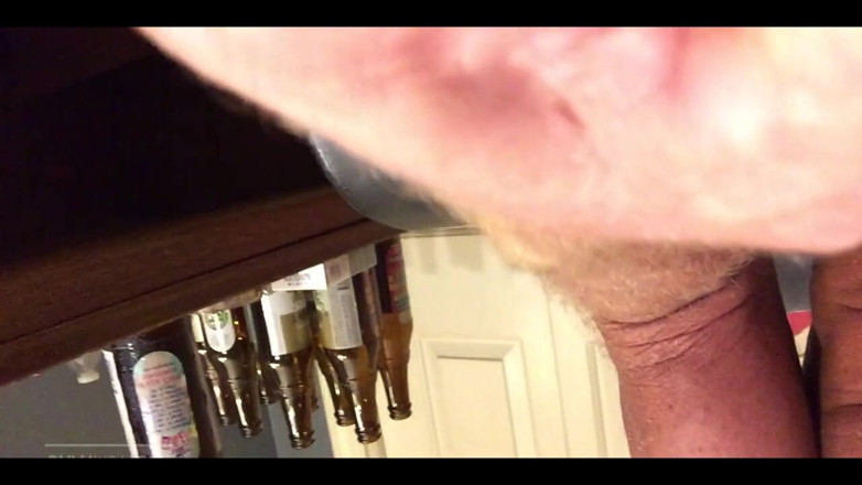 RobertLacrosse: Bombeando mis bolas con una bomba de pene