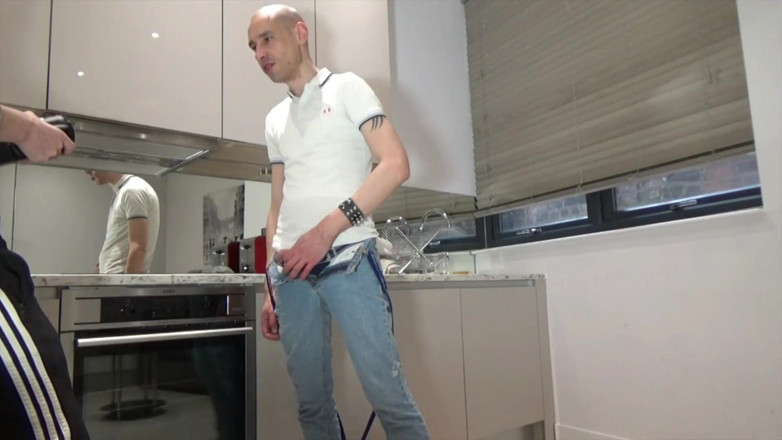 CREAMPIE SESSION IN JOCKSTRAP: Jess dikongkek tanpa kondom di London oleh kurus dalam jockstrap