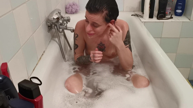 Beth Kinky: Vana a mytí vlasů pozdě v noci