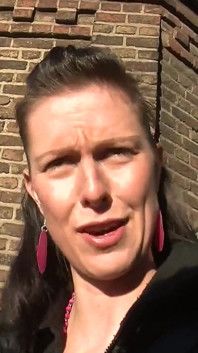 Milf si scopa la figa mentre filma nella mia figa 2 - 2