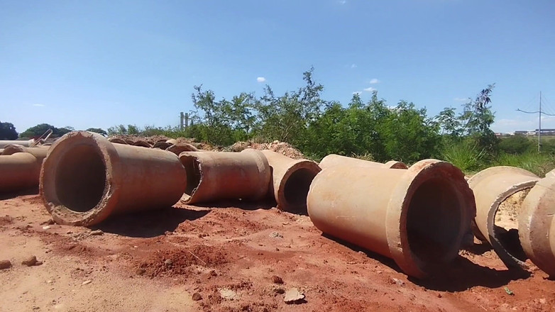 TheBlacKHunterr: 我利用假期独自在建筑工地